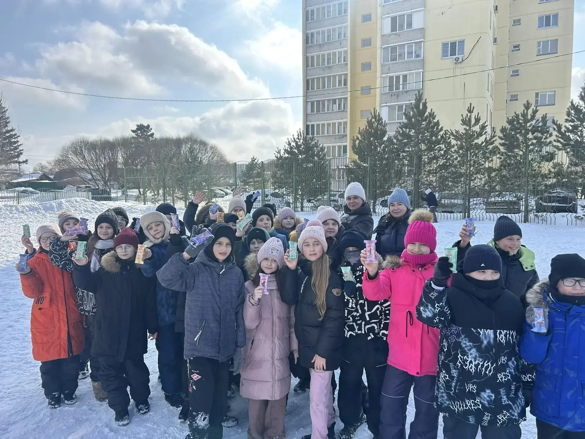 Обучающиеся 4-4 и 4-3 классов участвовали в проведении мероприятия "Проводы зимы" , на ...
