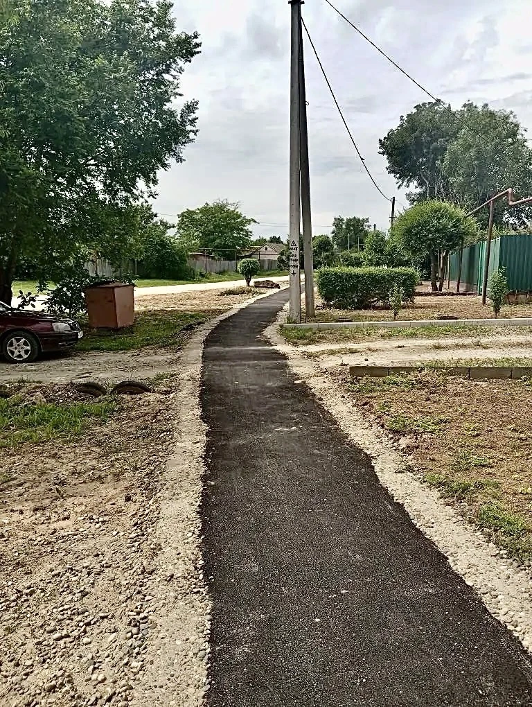 В селе Дивном сделали новый тротуар

Асфальтированную пешеходную дорожку протяжённостью около 1 км о