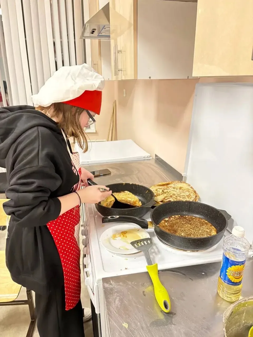 🥞 Масленичная неделя в нашей школе началась вкусно и тепло! ☀️ В честь начала Масленицы учитель труд