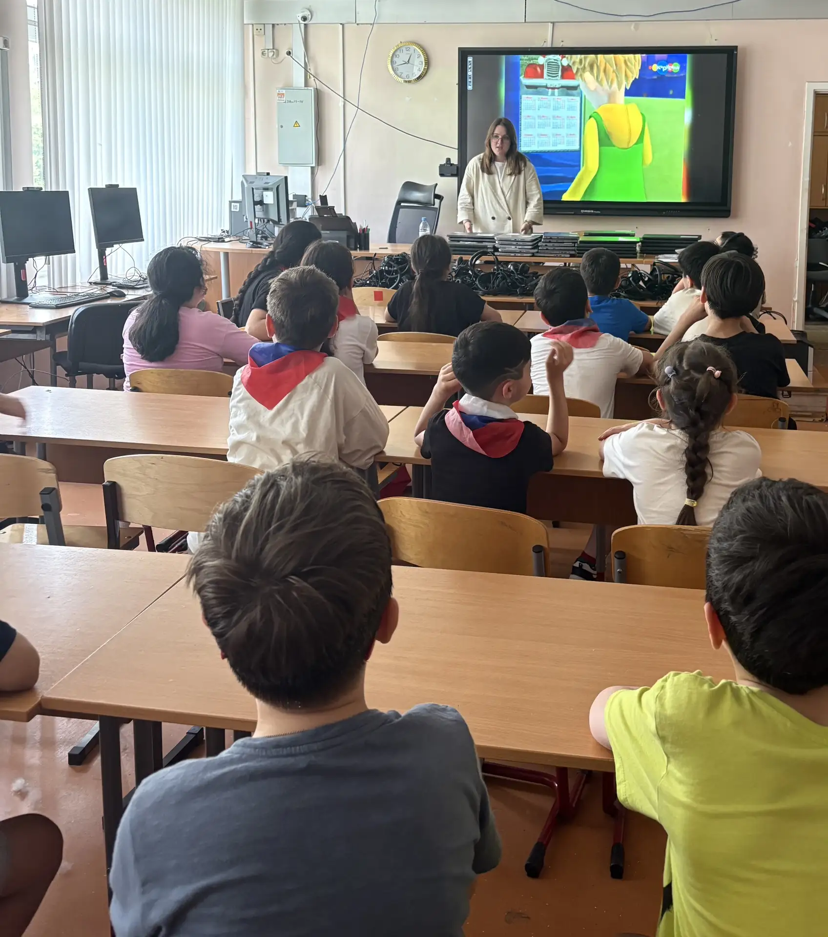 💻✨ Каникулы с пользой продолжаются!

В рамках программы «Каникулы с пользой» учитель информатики Ан