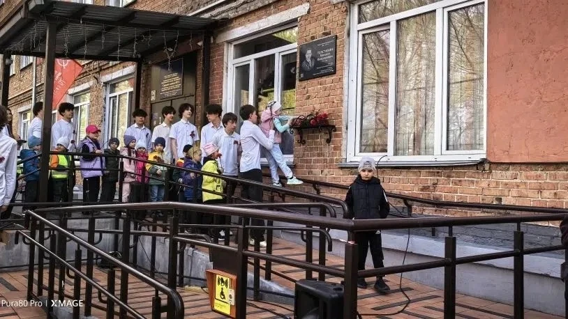 8 мая, в преддверии Дня Победы, воспитанники подготовительной группы «Ромашка» приняли ...