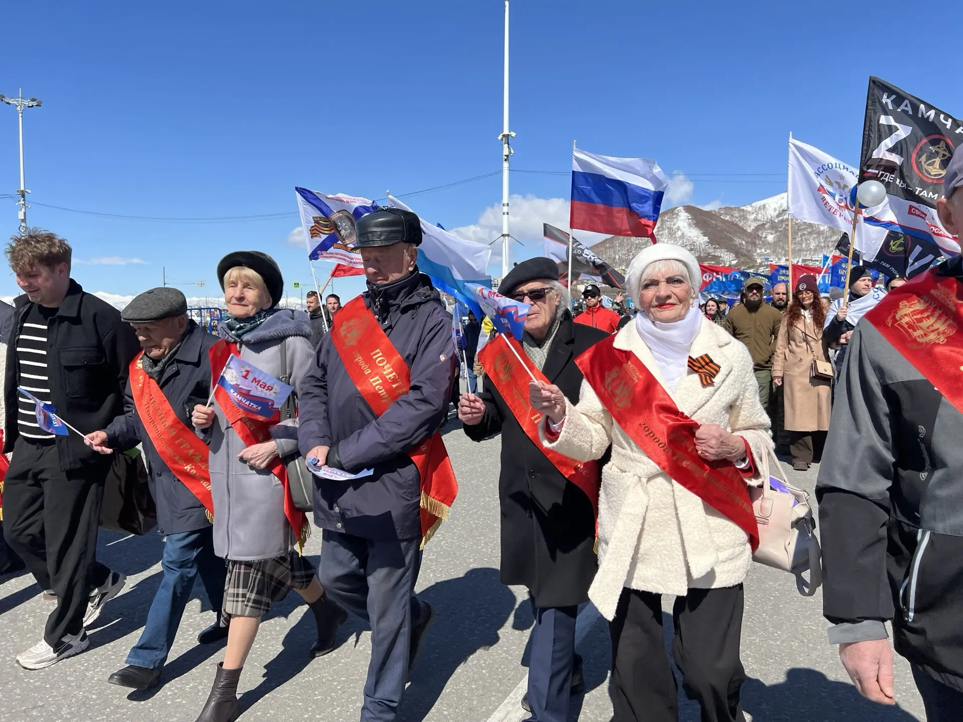 Камчатка отмечает Первомай!  С удовольствием присоединился к колонне праздничной демонстрации вместе