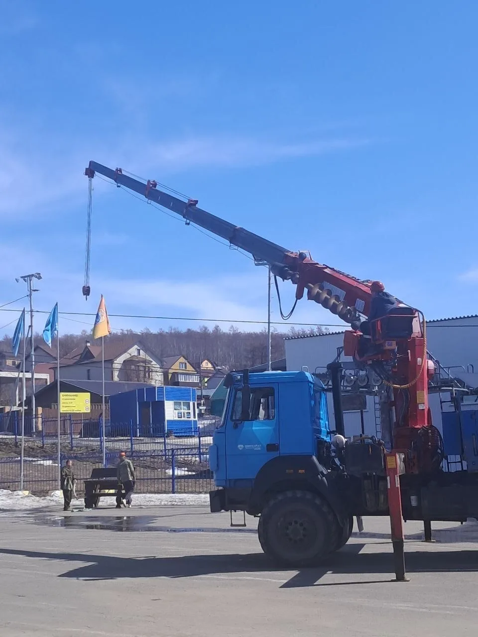 Дорогие друзья!  Наш комплекс сейчас живет в уникальном ритме. Пока на вершине Большевика еще можно 