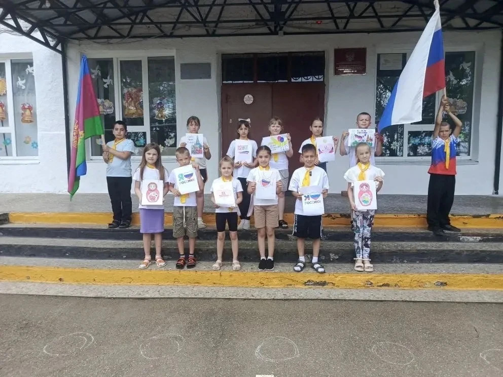 В рамках всероссийской акции «Родиной горжусь», посвященной Дню России, ребята выразили свою любовь 