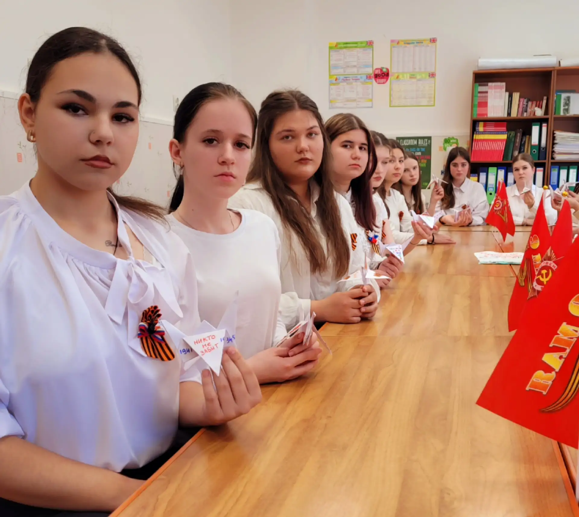 🕯 Каждый год 9 мая наши сердца сжимаются особенно сильно. Время неумолимо идёт вперёд, и тех, кто по