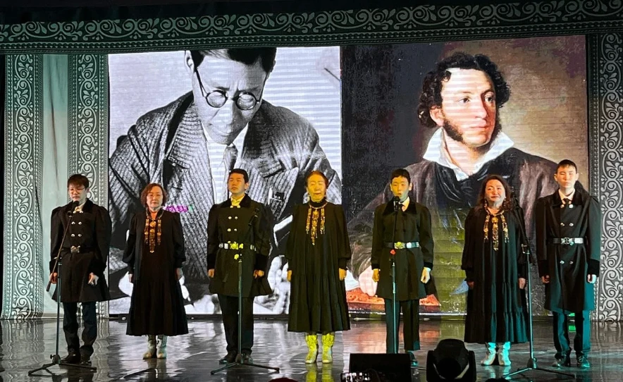 🎭 «Тыйаатыр алыптаах эйгэтэ — оҕолорго!»