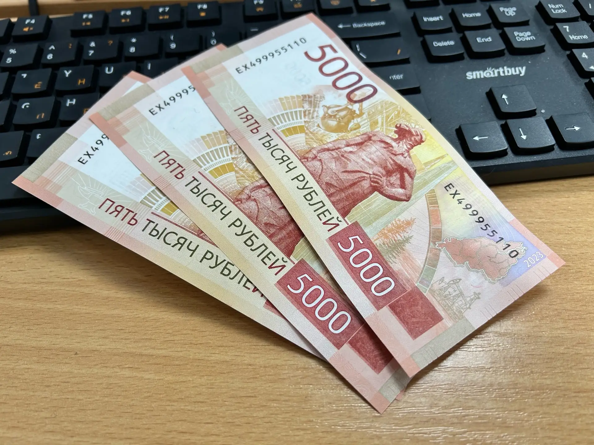 Пенсионеру, получившему перелом шейки бедра из-за наледи на тротуаре, выплатят компенсацию