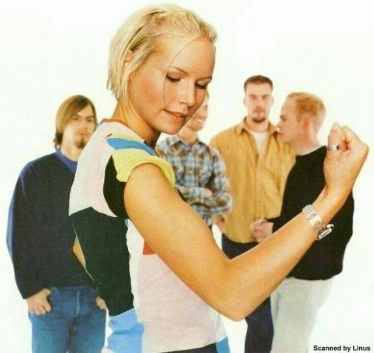 6 сентября 1974 родилась вокалистка шведской группы The Cardigans