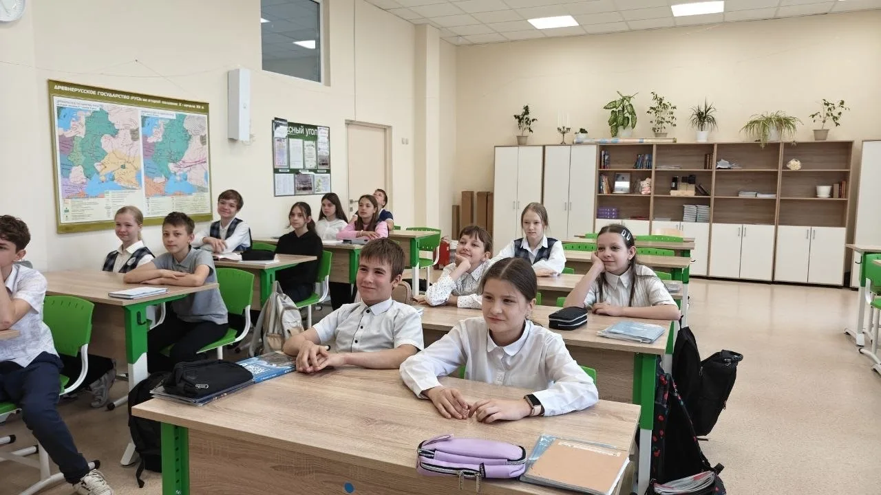 18 мая отмечается Международный день музеев 🏺.  Советник директора по воспитанию вместе с ребятами и