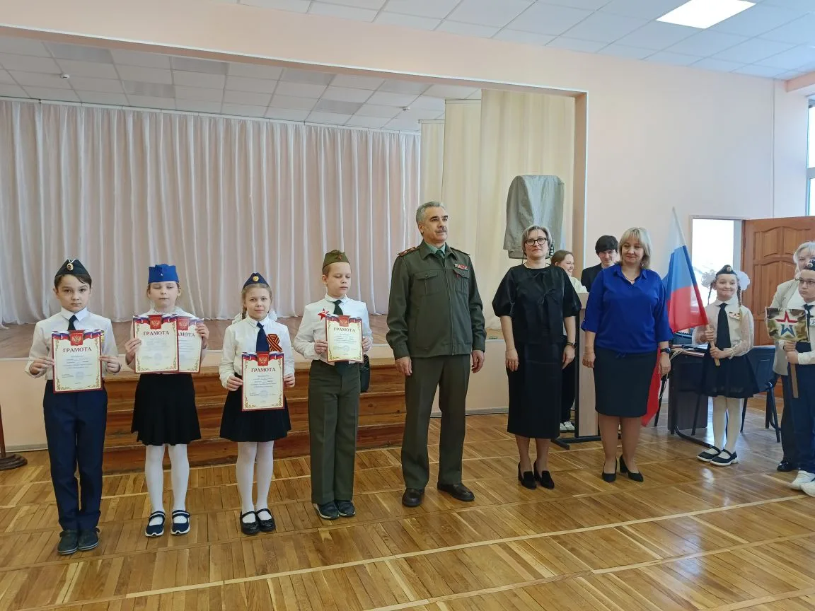 🇷🇺 В нашем Лицее прошёл смотр строя и песни, посвящённый Дню защитника Отечества! 18 февраля в мероп
