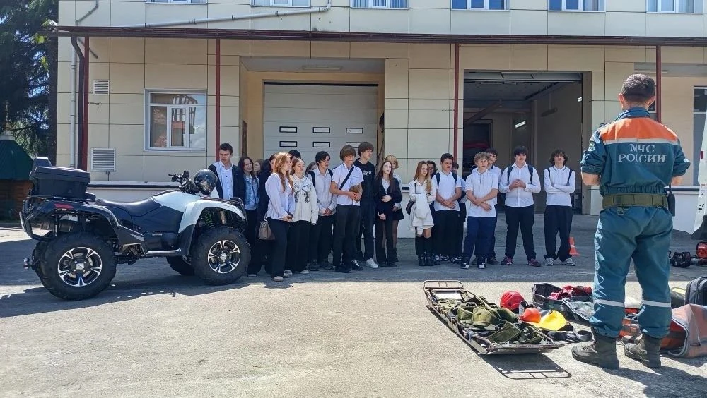 🚓🚑🚒В рамках реализации программы профориентации выпускников учащиеся 9Д класса (классный руководител