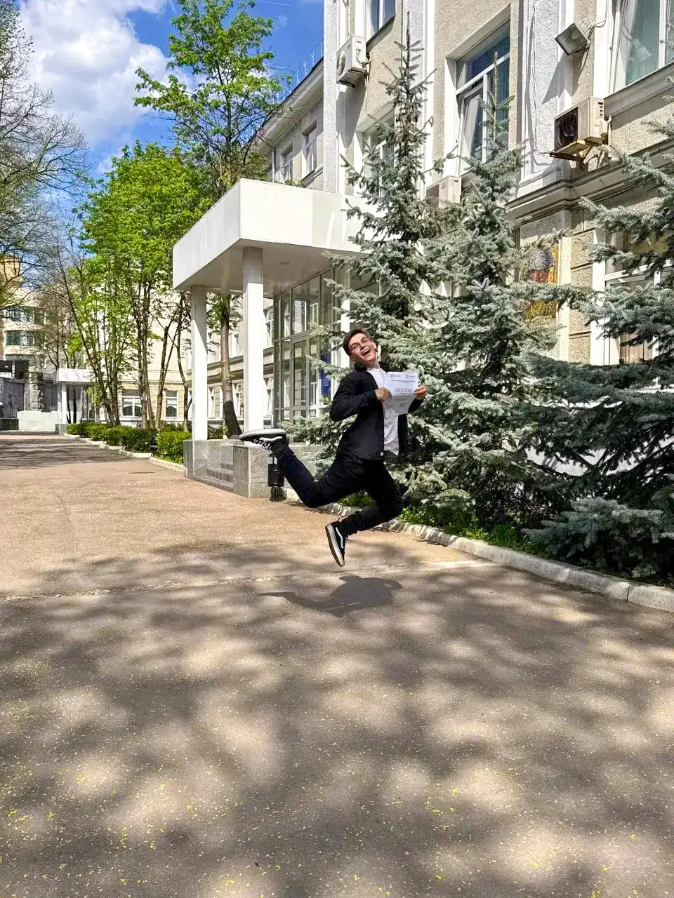 🔬 От первых экспериментов — к большим научным открытиям!  Уже в четвёртый раз ученики нашей школы пр