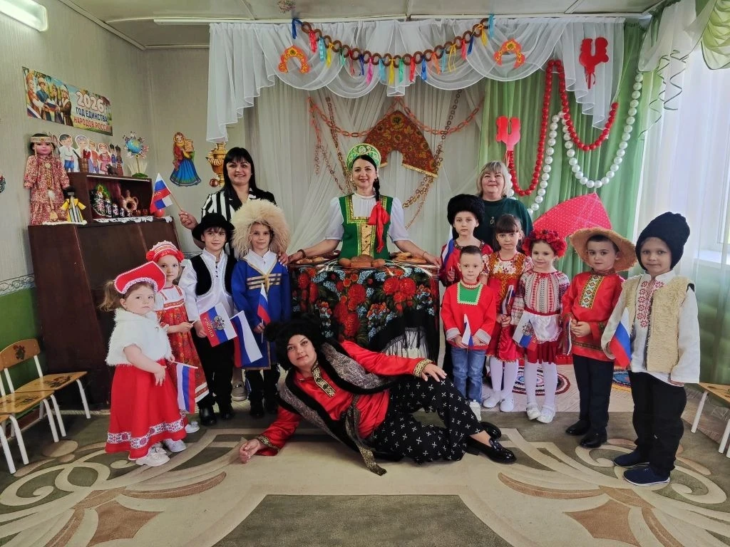 Сегодня в нашем детском саду прошёл смотр-конкурс в рамках методического фестиваля "Жив...