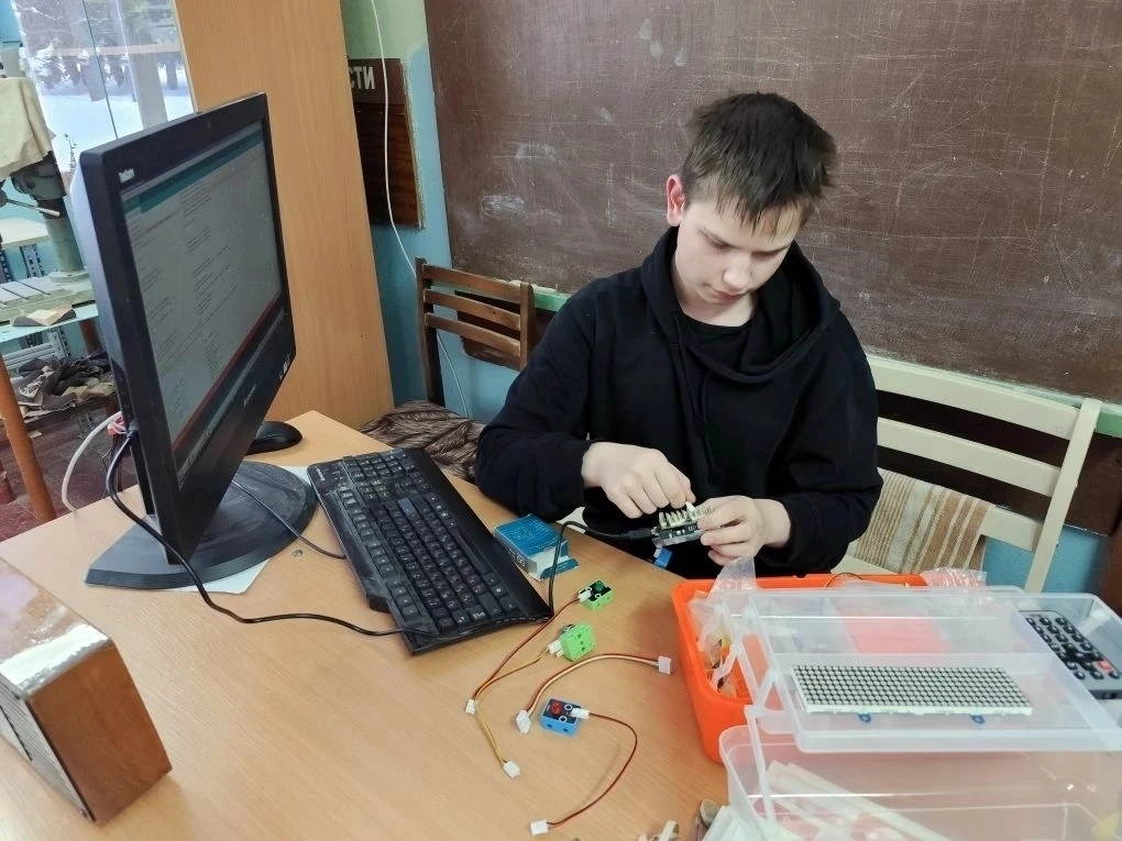 ✨Столярное дело, творчество и гордость за результат  🏡В Сафоновском детском доме продолжает работу к