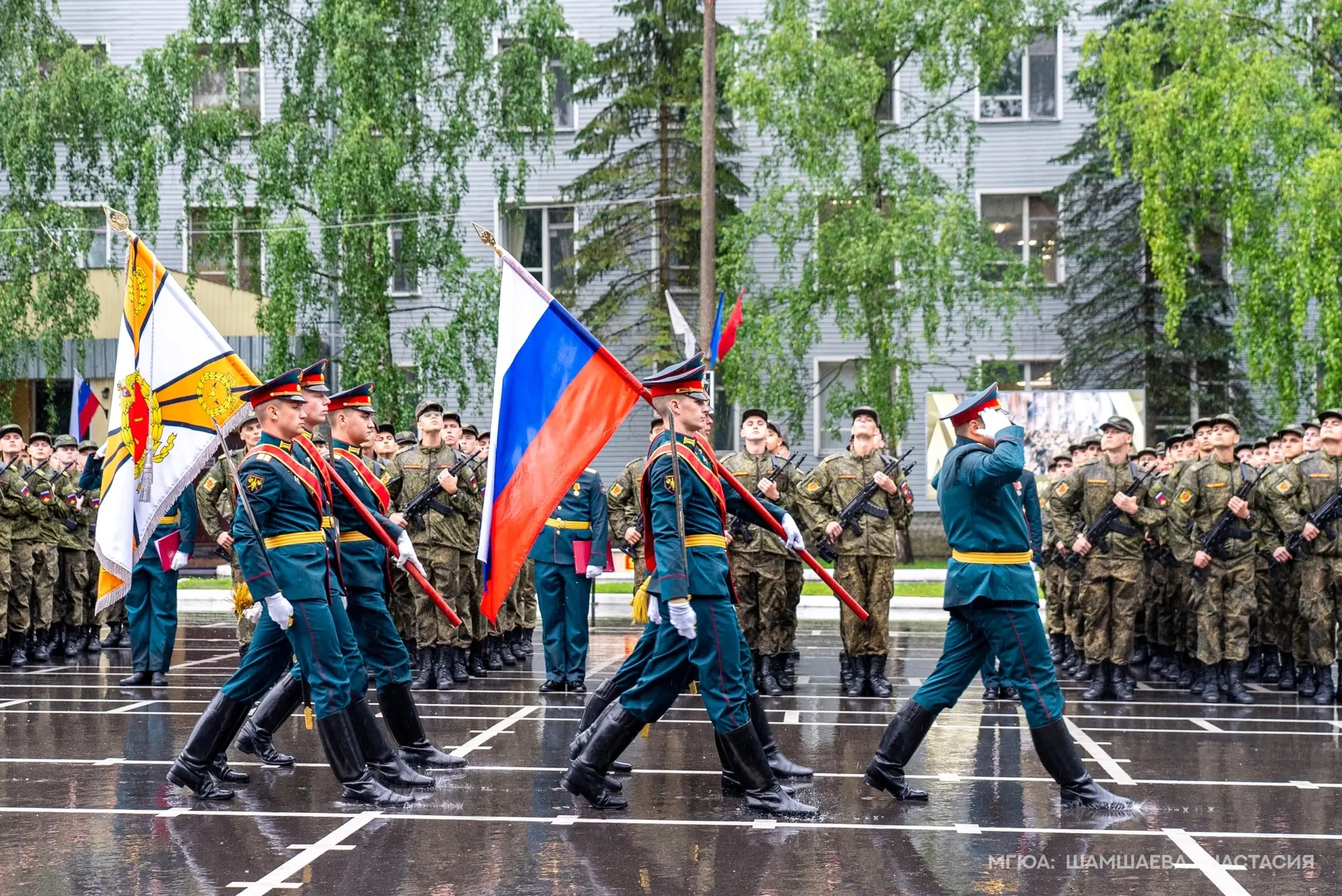 🙌🏻 Опубликован фотоальбом с церемонии принятия военной присяги!

25 июля обучающиеся Военного учеб