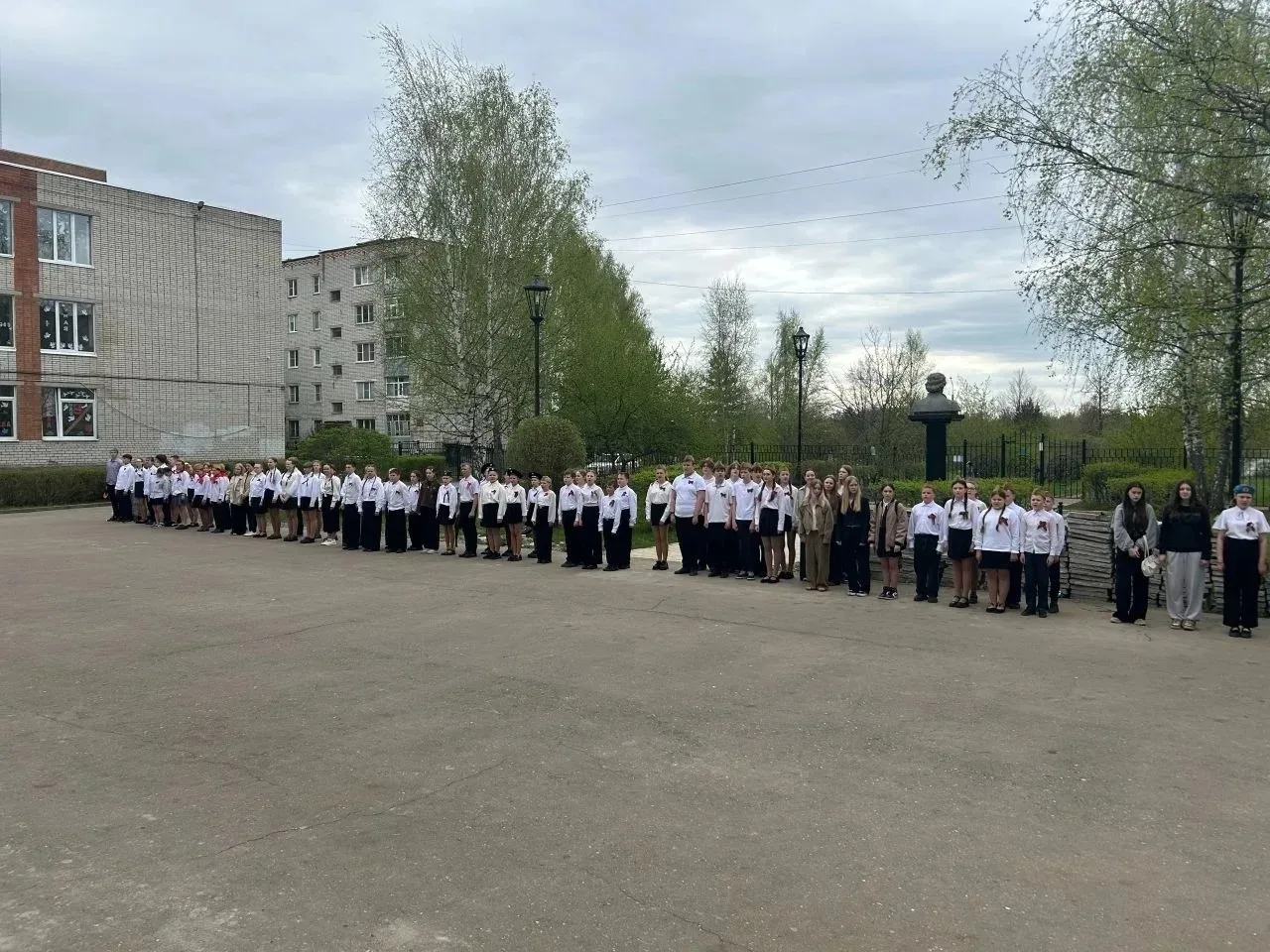 🇷🇺 МЫ - НАСЛЕДНИКИ ВЕЛИКОЙ Победы  🇷🇺  Масштабно и феерично прошли в  Центре образования № № 17 им. 