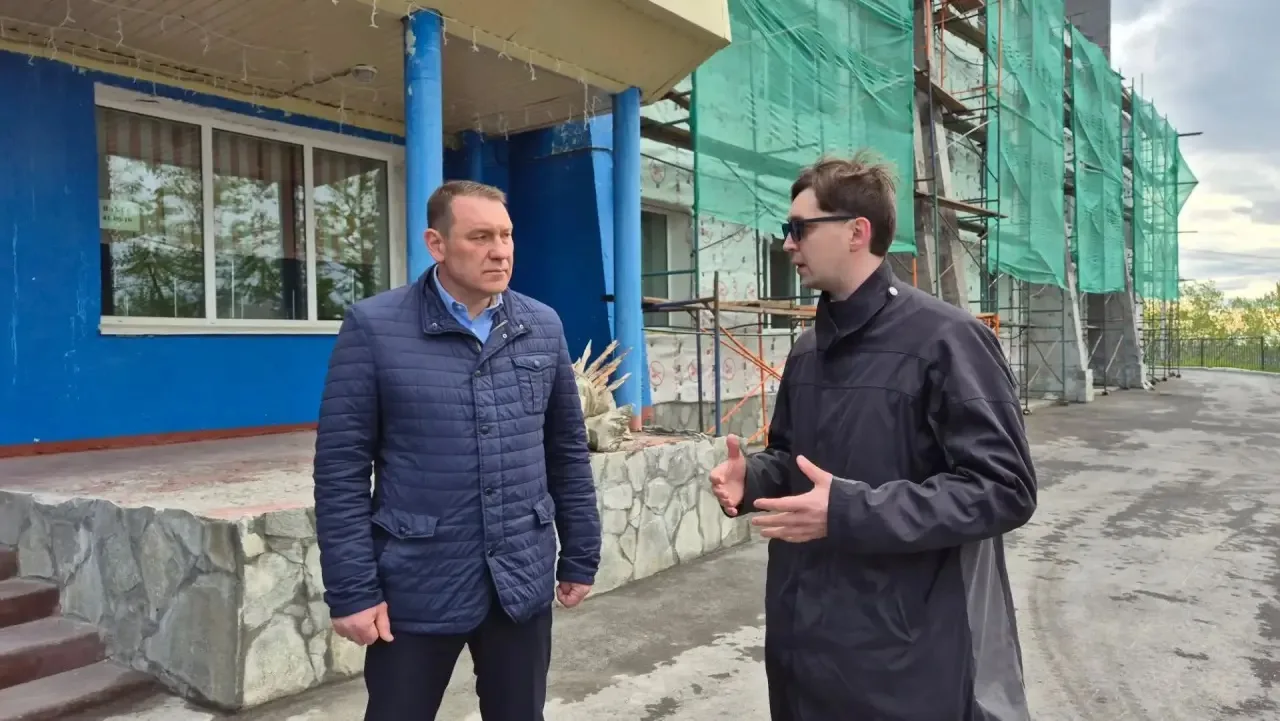 Прямо сейчас проходит выездная проверка образовательных учреждений города. 

Заместитель главы админ