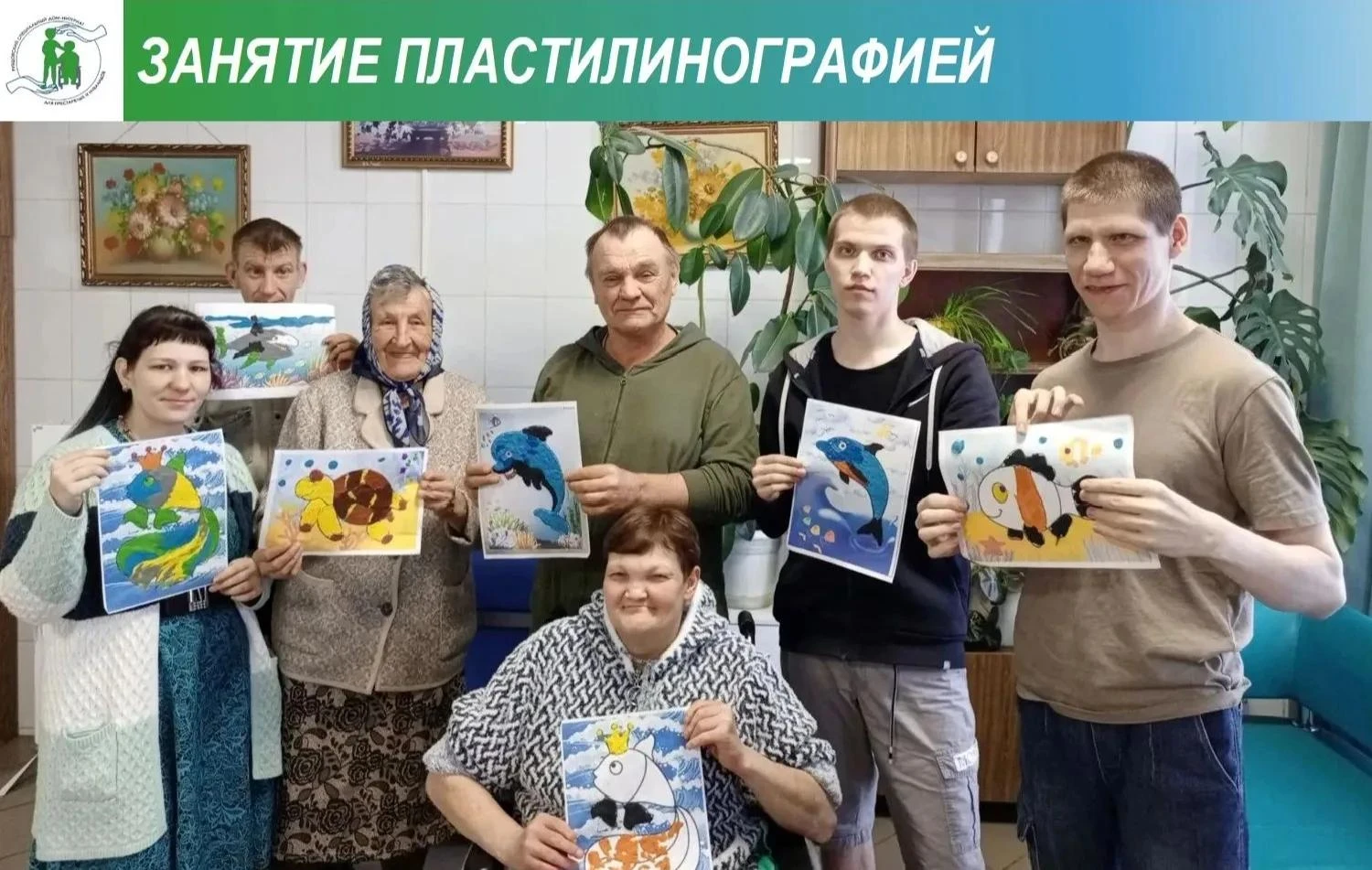 За круглым столом мы с подопечными осваивали пластилинографию.