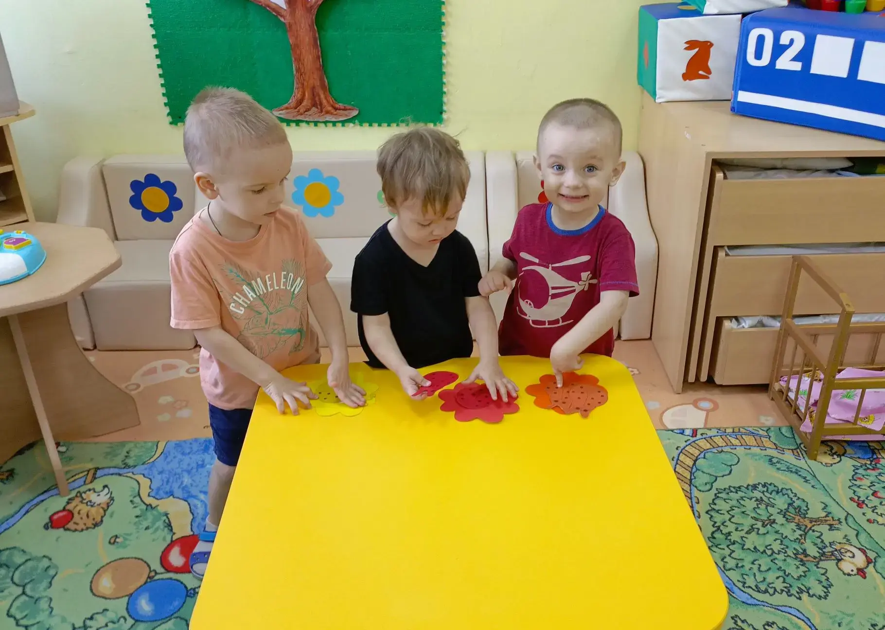 В группах раннего и младшего возраста  прошел необычный "День божьих коровок". Ребята, ...