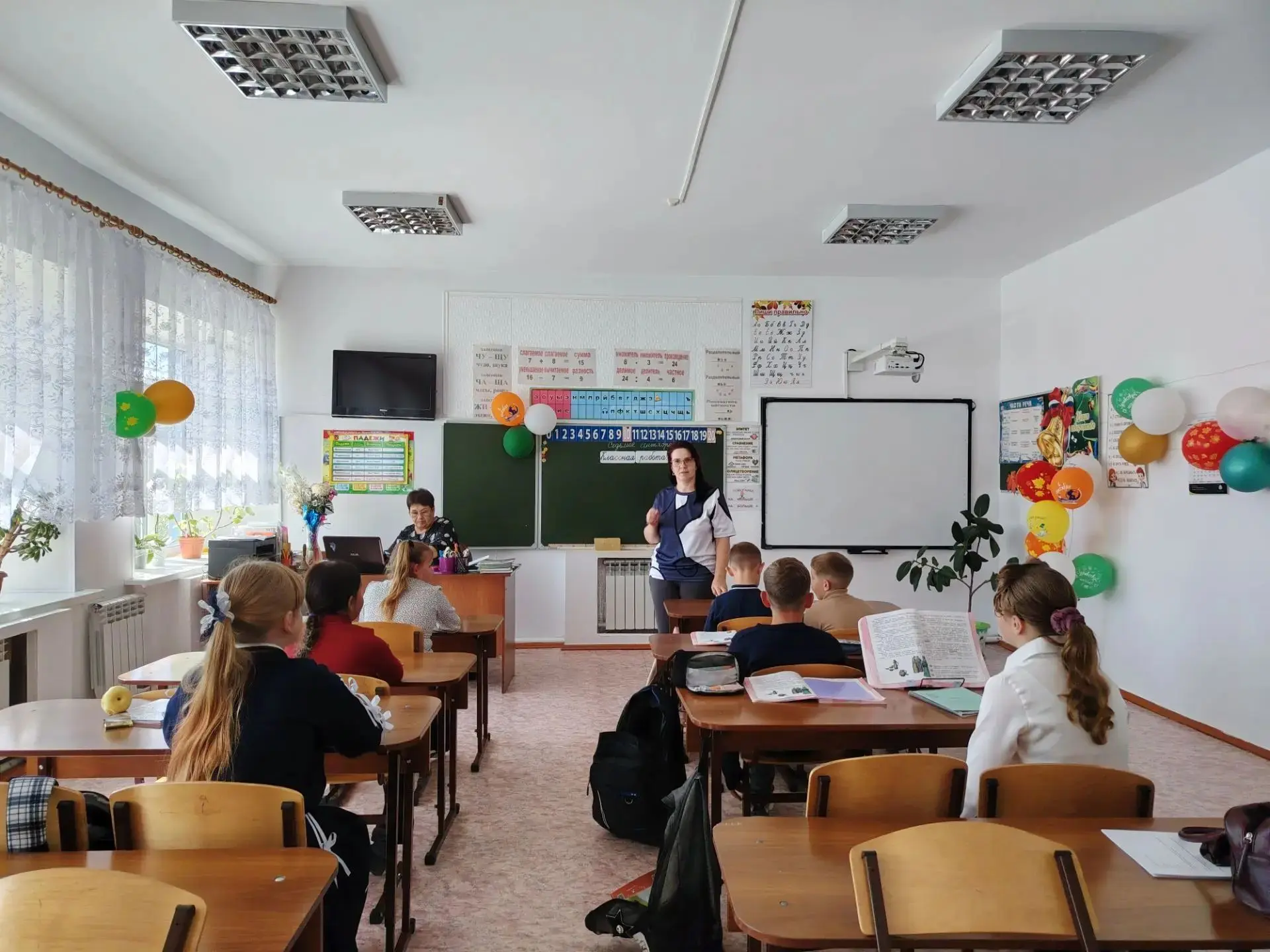 8 сентября библиотекарь провела необычный лекторий «Грамотность — ключ к успеху» для уч...
