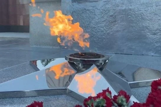 🕯️В Благовещенске зажгли Вечный огонь на площади Победы