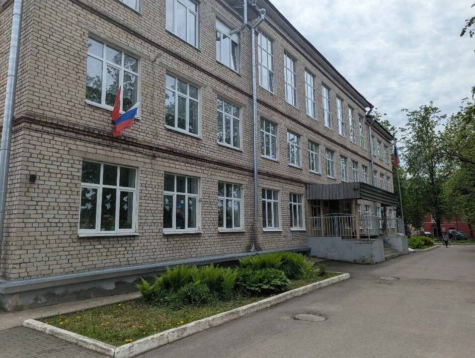 Число школ в России за 25 лет сократилось почти вдвое.