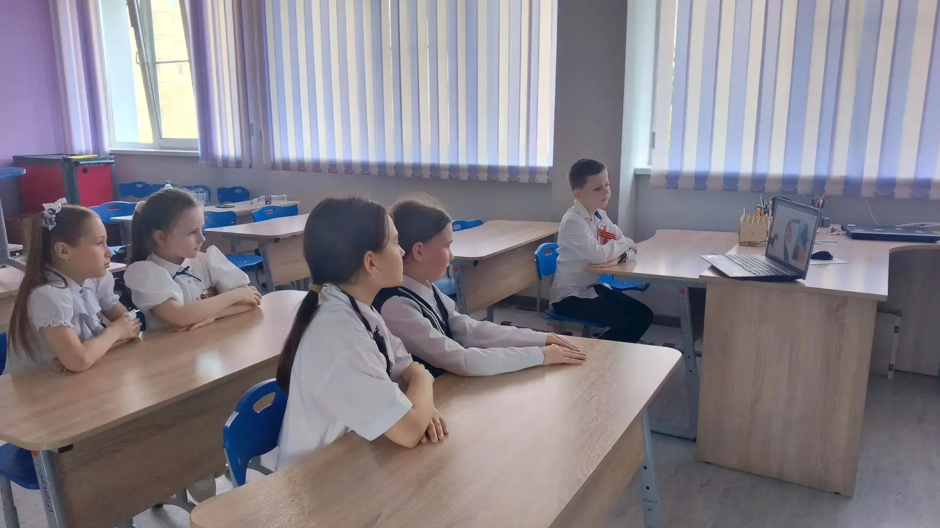 В рамках профилактики правил дорожной безопасности в школе проходят мероприятия, направленные на про