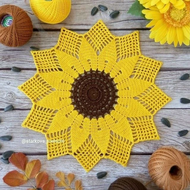 Чудесная салфетка крючком😍