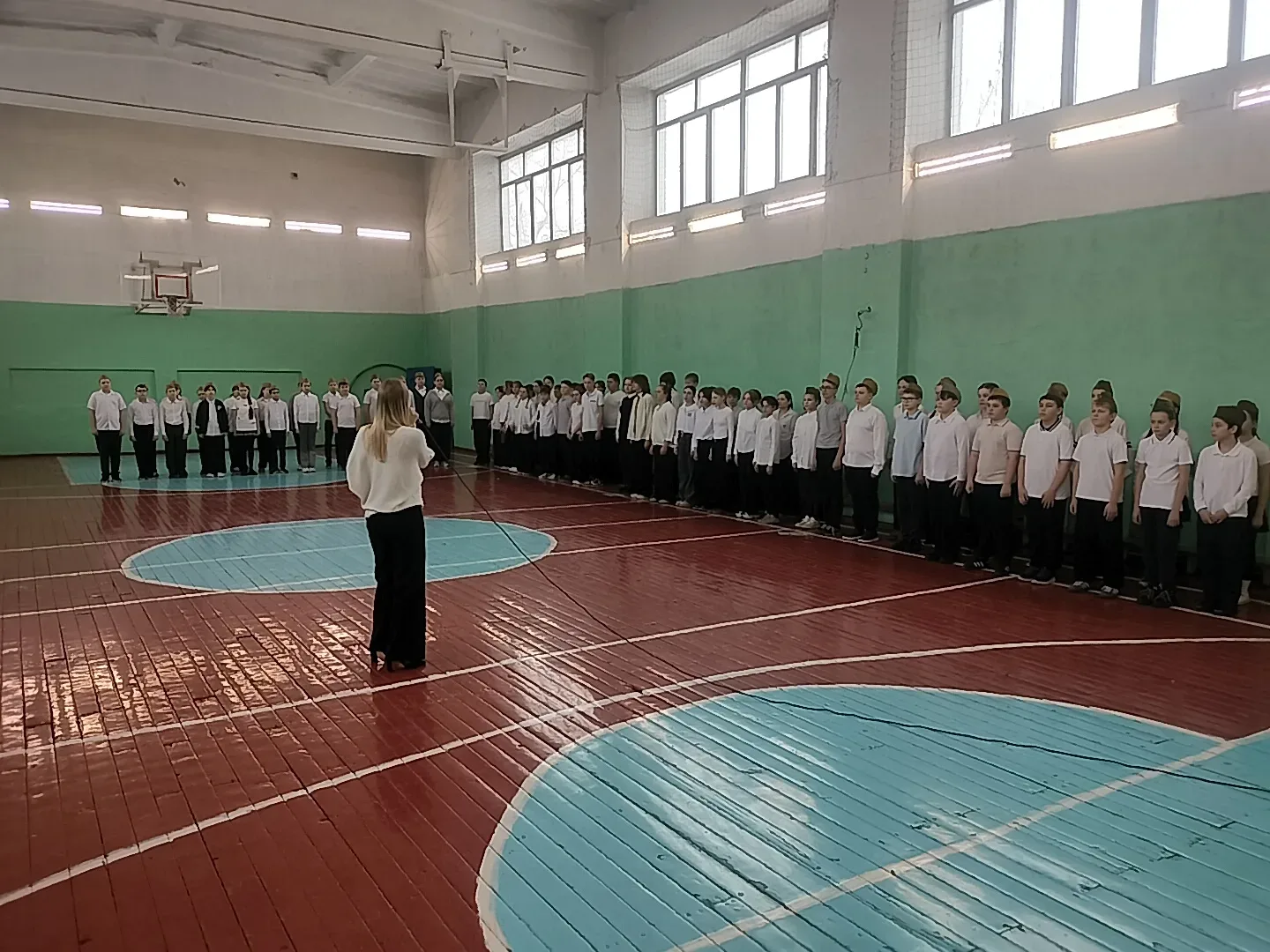 🌟 В нашей школе прошел второй день конкурса смотра и песни 2026! 🎶👏 17февраля   учащиеся 4-х и 6-х к