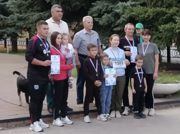 В семейном забеге 1 место заняла семья Мастрюковых 🥇