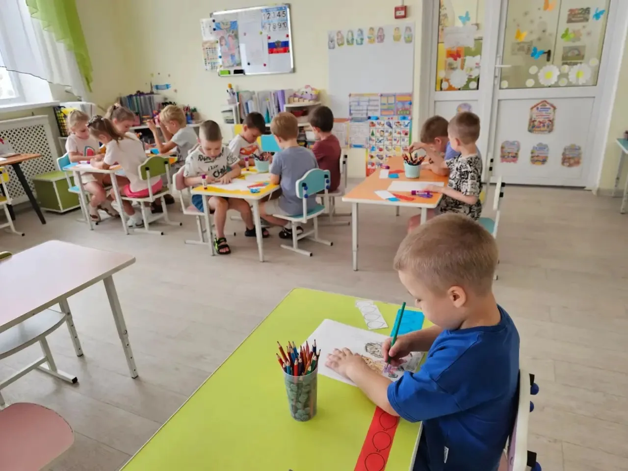 22 августа дети в подготовительной группе детского сада традиционно отмечают День Госуд...