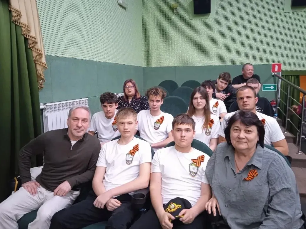 7 мая в кинотеатре "Родина" состоялась встреча старшеклассников школ Новоаннинского рай...