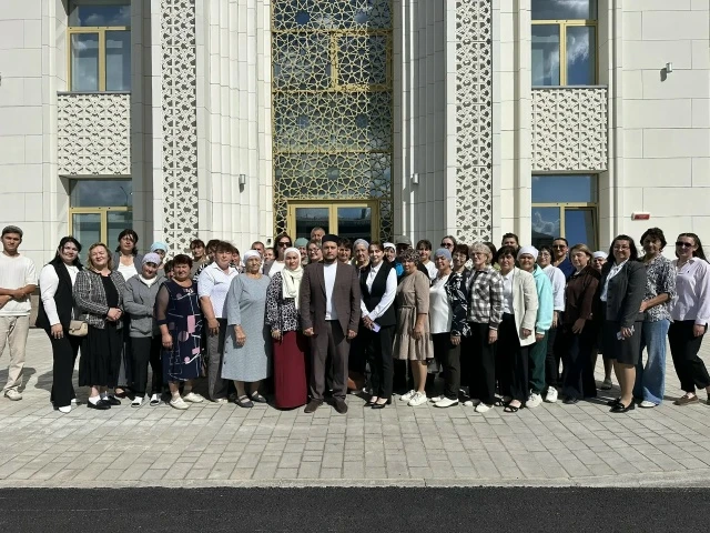 Коллектив социальной защиты Апастовского района посетил пансионат для мальчиков «Мирас».