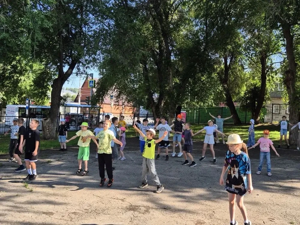 ✅Обучающиеся МОУ «СОШ 11»принимают участие в акции «Здоровому движению- наше уважение», организованн