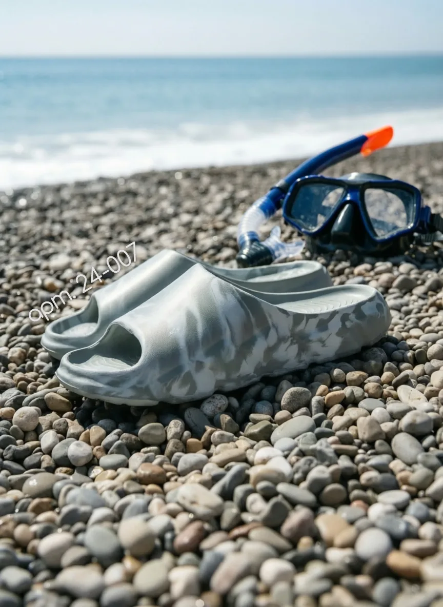 Снова жара, а значит — пора на пляж!🌴⛱🌊 
Самое время подумать о правильной обуви: 

🩴 шлёпанцы из