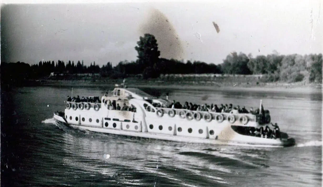 Кемерово. Река Томь. Водный транспорт.Конец 1950-х. начало 1960-х.Фото из архива семьи Филипповых - 