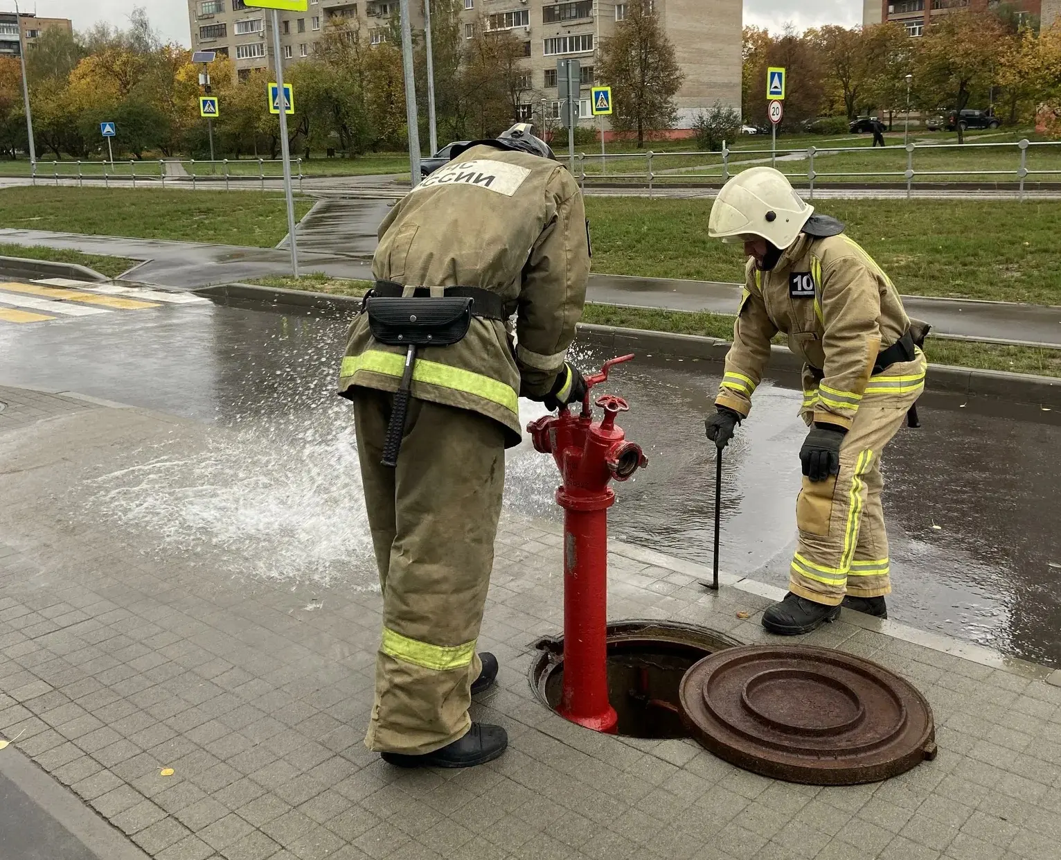 В Уссурийске стартует проверка пожарных гидрантов — водителей просят не парковаться на ...