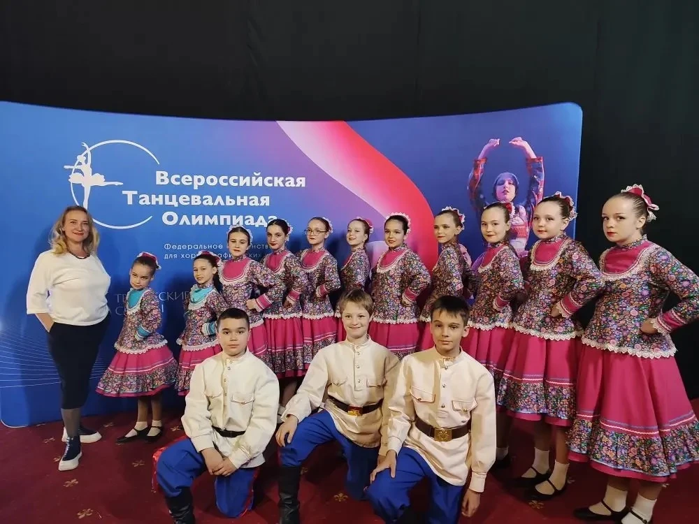 Поздравляем Залипаеву Еву (4Б класс) и Котову Софью (5 класс) — талантливых участниц хореографическо