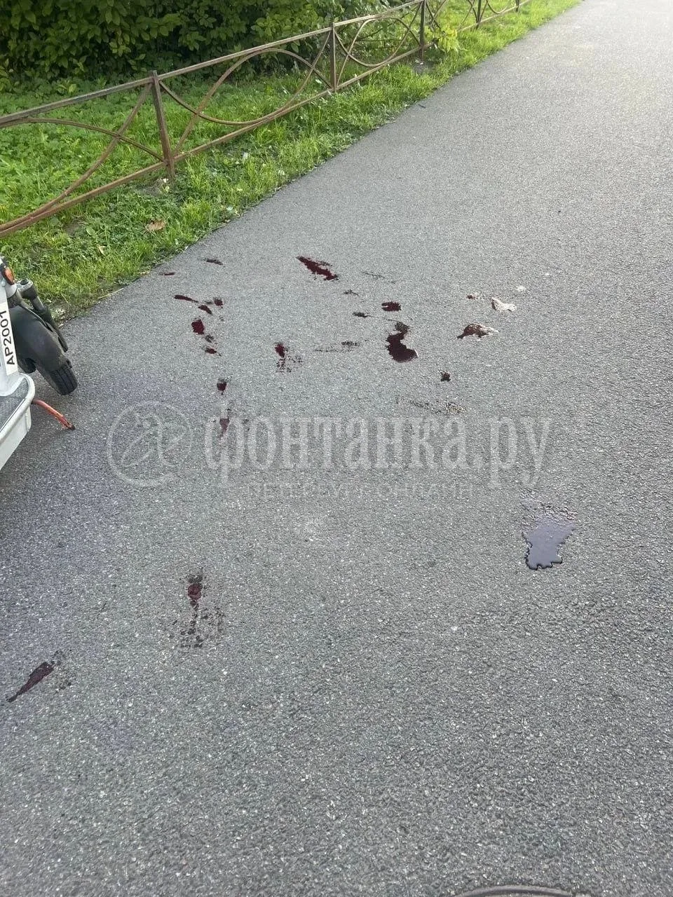 🛴Двое на одном электросамокате наехали на пенсионера, бросили самокат и скрылись. 

Все случилось н