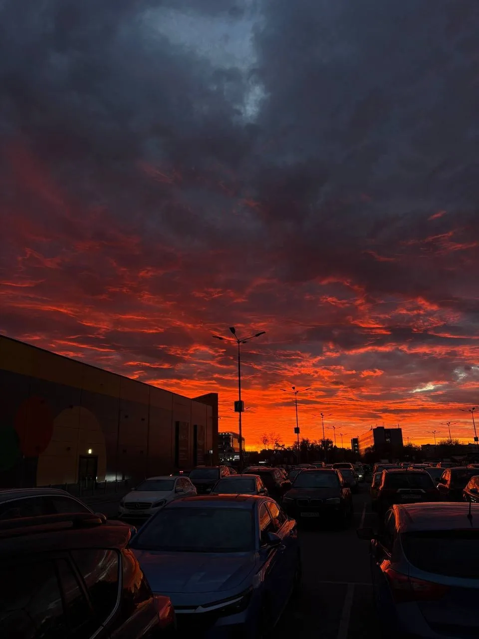 🌅 Невероятные закаты второй день подряд радуют москвичей