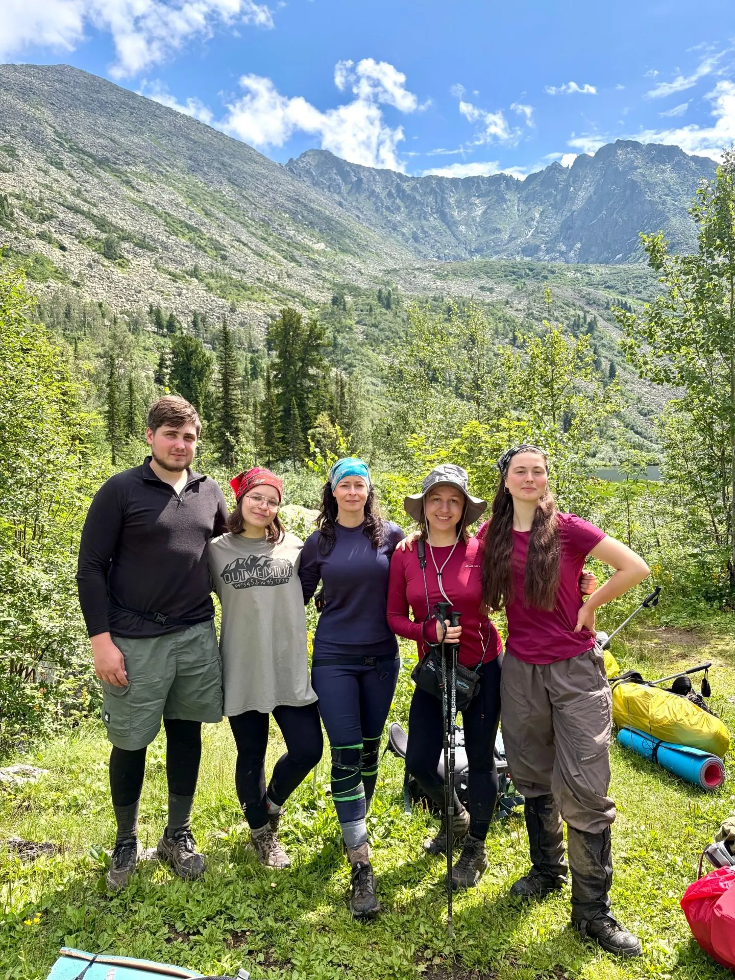 Как мы в новый маршрут на Зубьях ходили! 🏔

Это был наш новый поход в этом сезоне - Малый круг на З