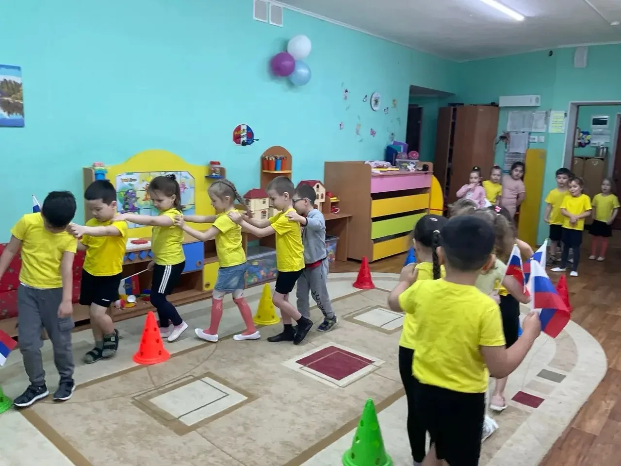 Ко Дню рождения 🎉 "Артека" в старшей группе √10 звучит громкий смех и кипит энергия! ⚡! Посмотрите,