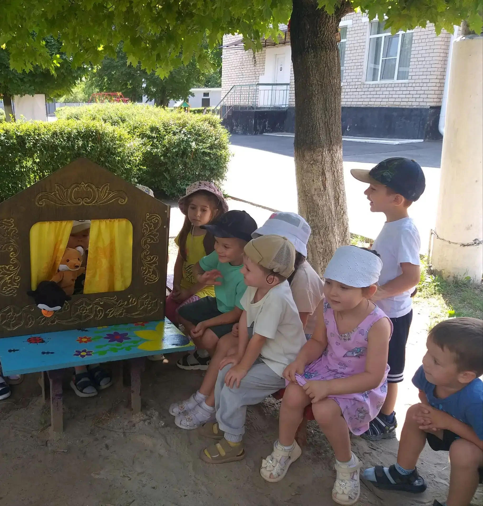 Рубрика "Веселое лето"
Волшебный день на свежем воздухе🌼🌼🌼
     Сегодня у наших малышей из младше