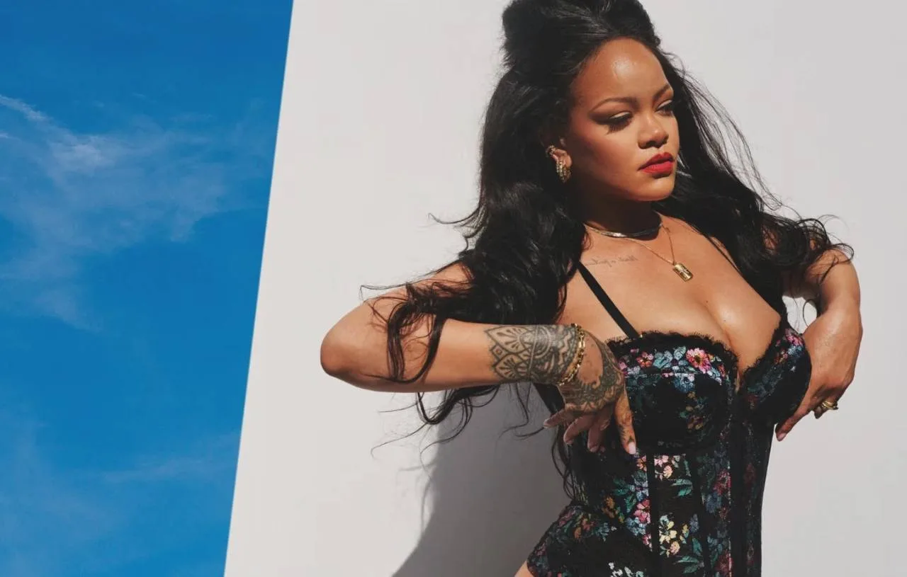Savage X Fenty, бренд белья Рианны, выпустил коллекцию Piccadilly Lace. В нее вошли кор...
