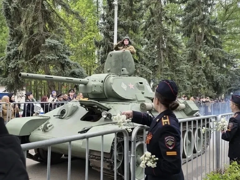 Парад полиции  ✨ Вчера наш 7 «К» кадетский класс полицейского профиля отправился в Управление внутре