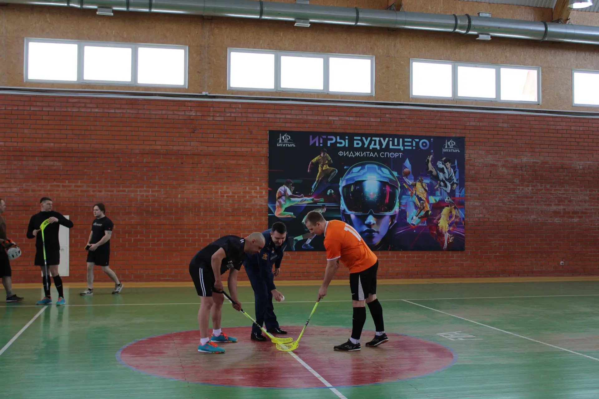 🏒 «Флорбол: путь начинающих» — турнир в честь семей защитников Отечества