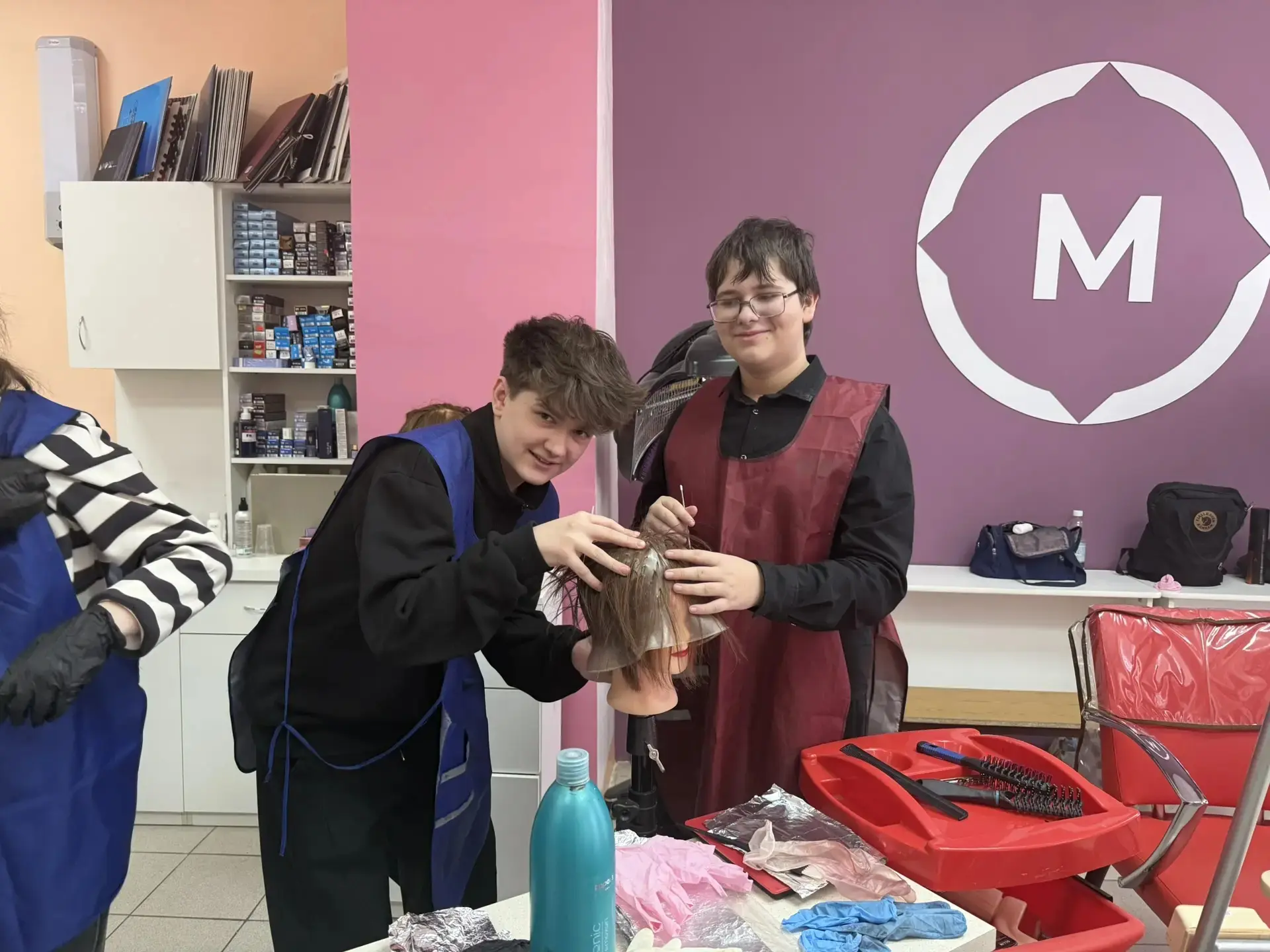 Восьмиклассники Лицея 16 приняли участие в Мастер-классе по профессии «Технология индустрии красоты.