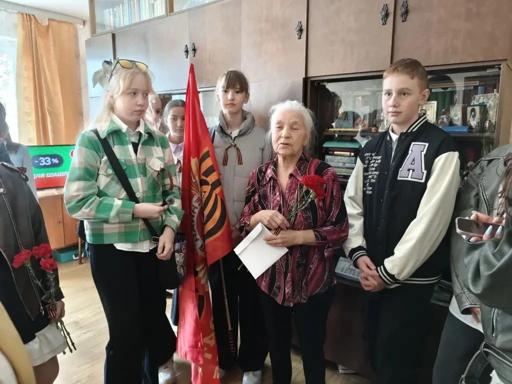 🌷 Ученики МБОУ «Школа №27» г.о. Балашиха поздравили с 81-й годовщиной Великой Победы тех, кто ковал 