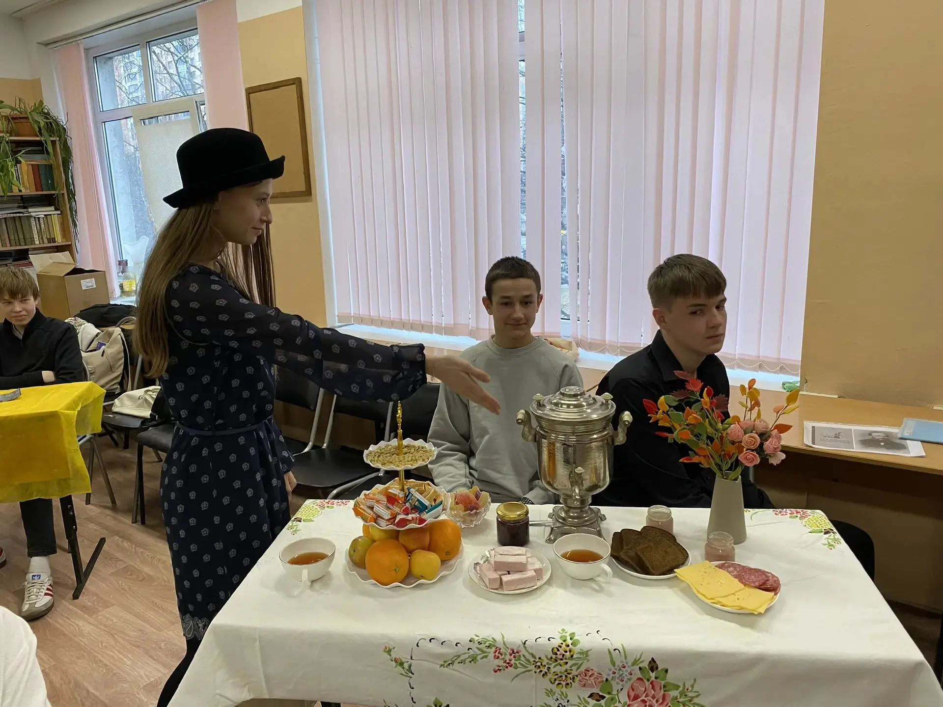 Гастрономическое путешествие 9Б класса: образы еды в русской литературе. «Литературный завтрак» (в г