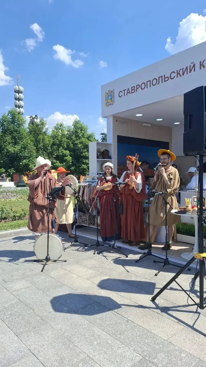 🦣 «Родина слонов» покорила Москву: Ставрополь представил свои туристические бренды на ВДНХ. 

Делег